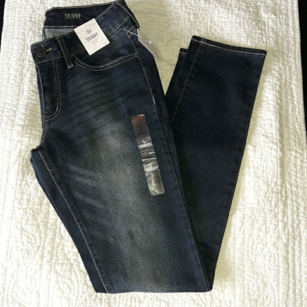 Juniors Jeans